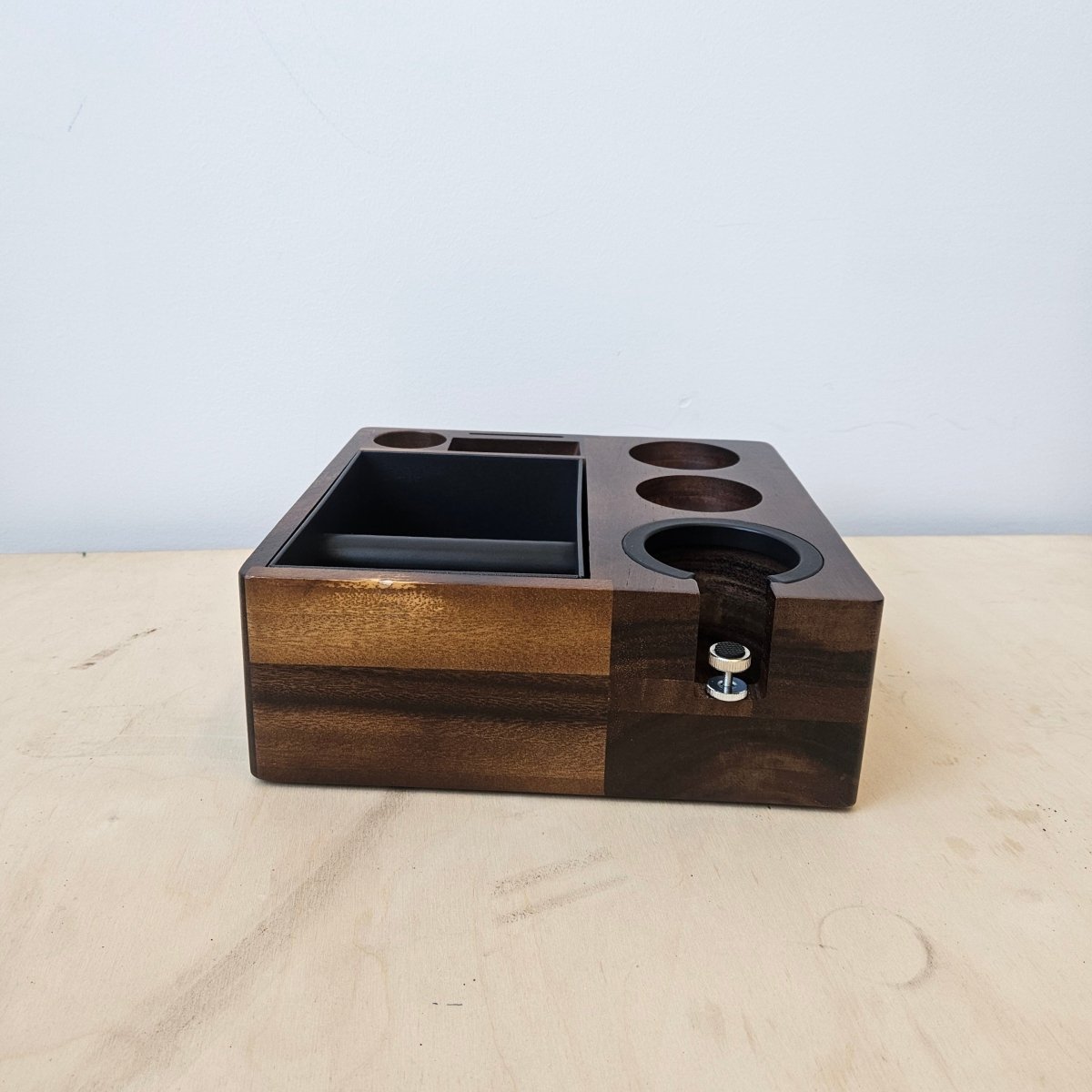 Knock Box and tamping station - Café Liégeois