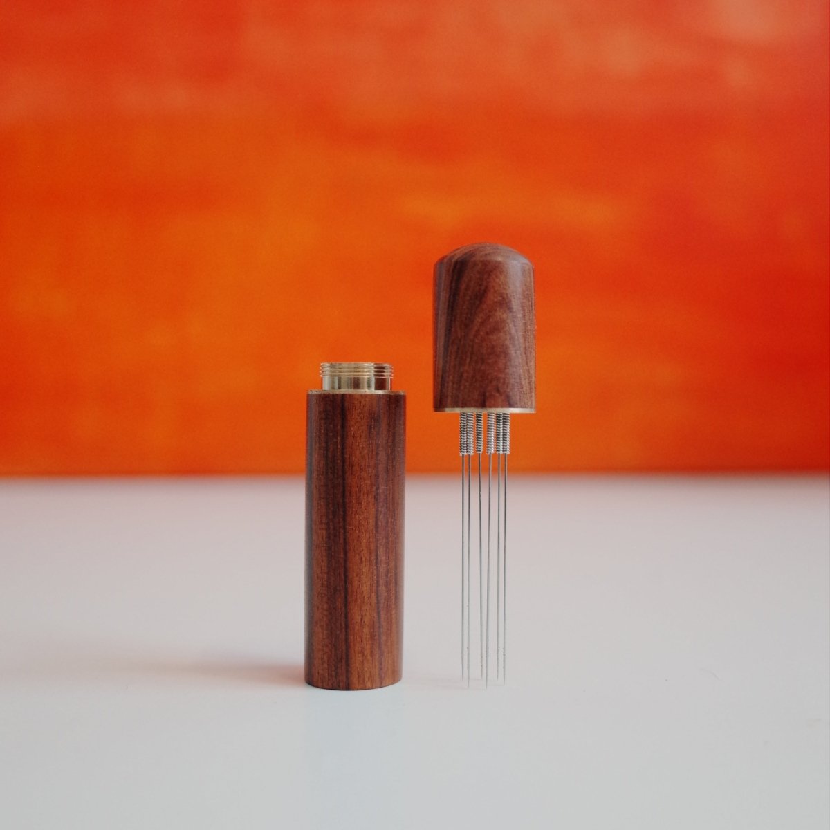 Needle distribution tool - Café Liégeois Canada Inc.